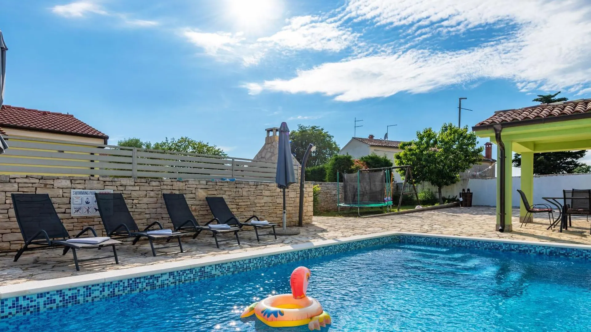 Villa Nora, A Private Villa With Pool Minutes From The Beach Krmed Prázdninový dům