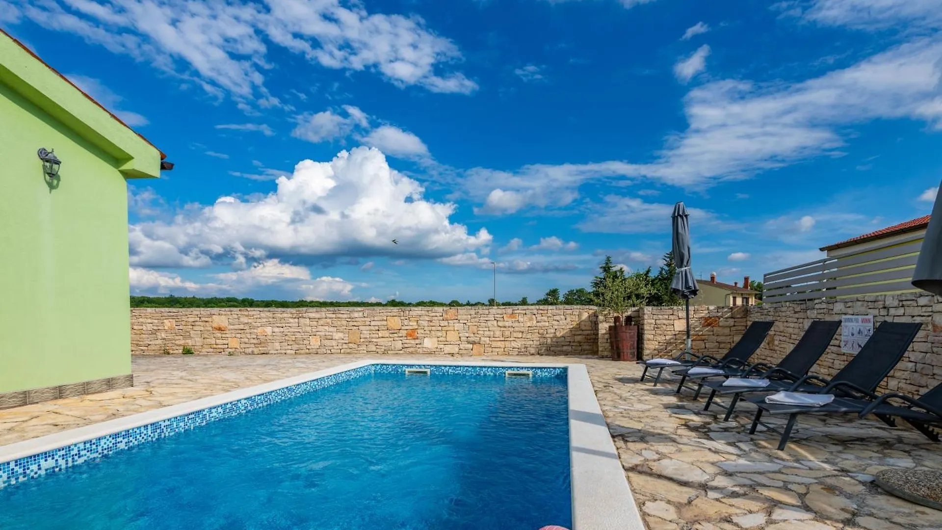 Villa Nora, A Private Villa With Pool Minutes From The Beach Krmed 0*,