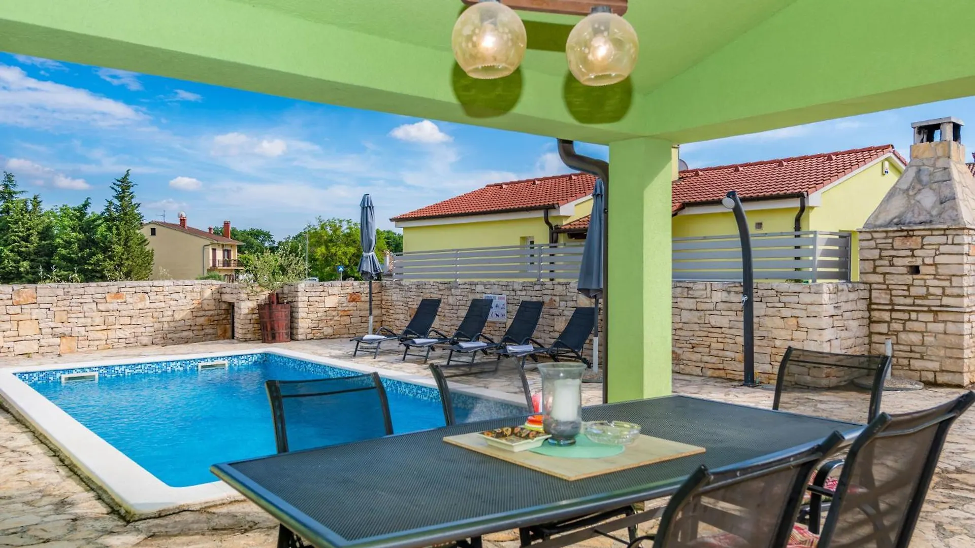 Villa Nora, A Private Villa With Pool Minutes From The Beach Krmed
