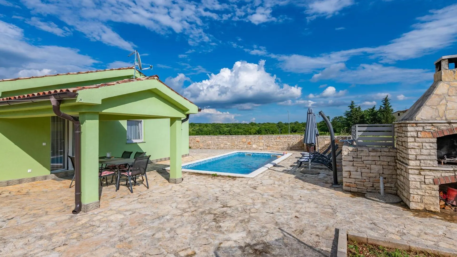 Villa Nora, A Private Villa With Pool Minutes From The Beach Krmed 0*,  Chorvatsko