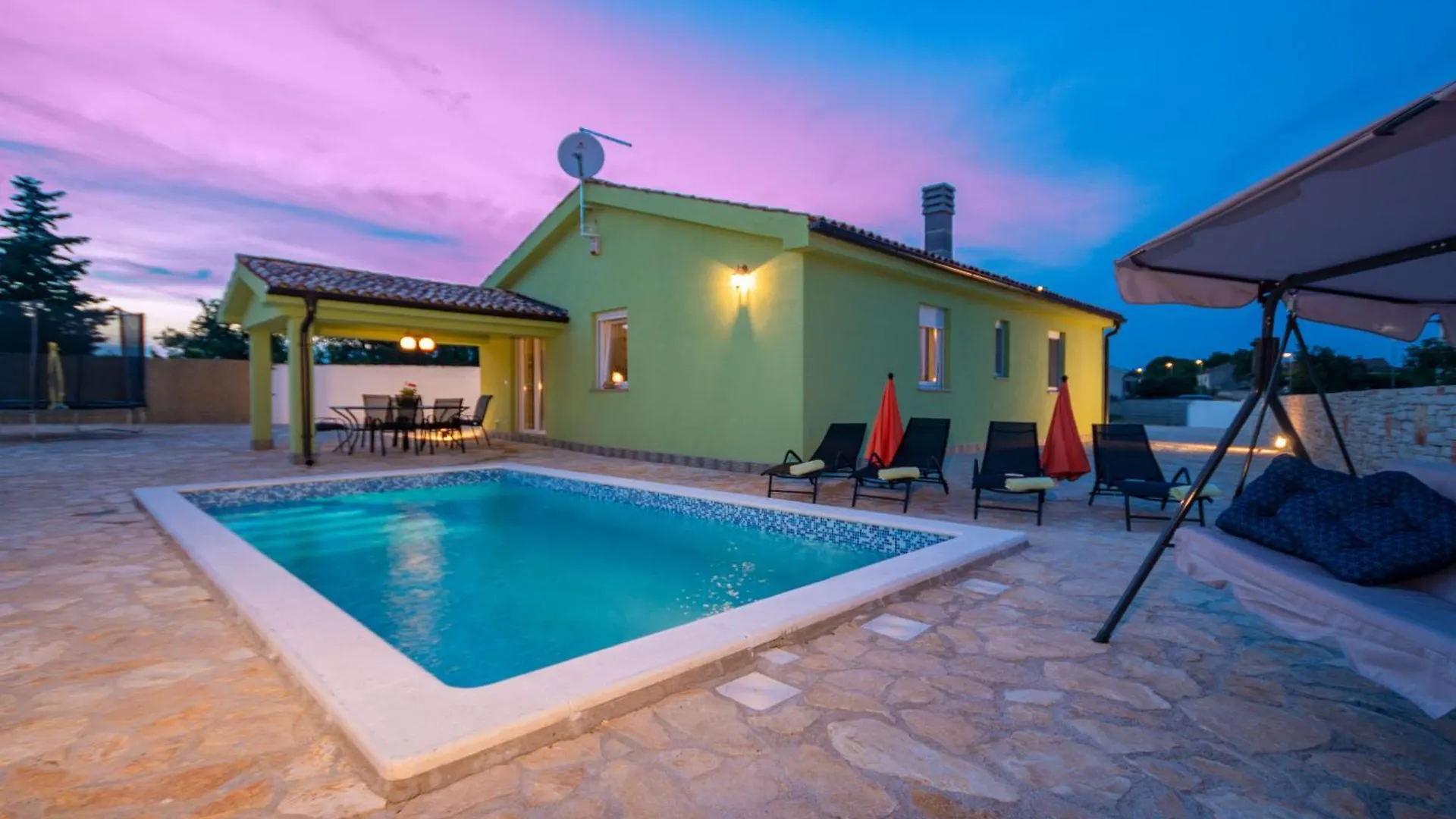 Villa Nora, A Private Villa With Pool Minutes From The Beach Krmed