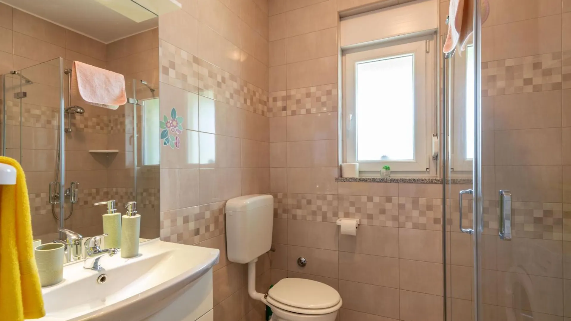 Villa Nora, A Private Villa With Pool Minutes From The Beach Krmed